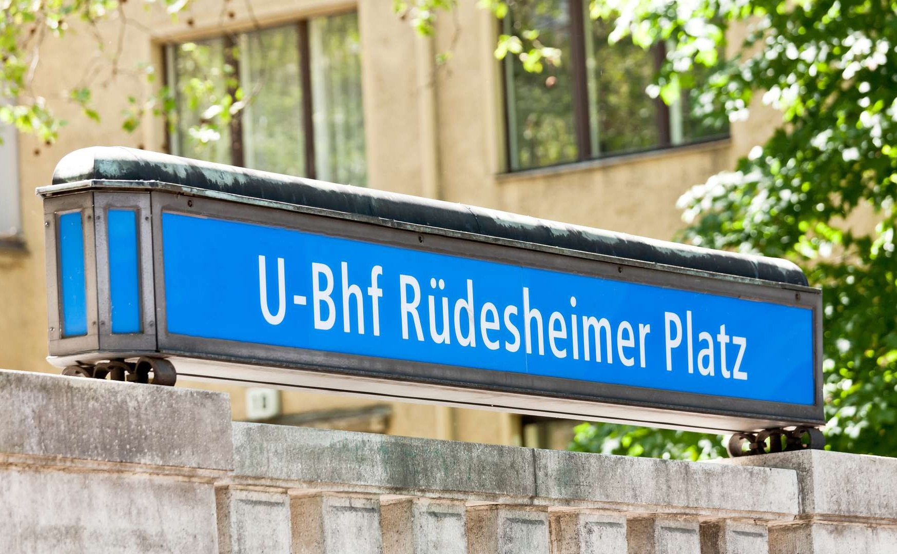 U-Bahnhof Rüdesheimer Platz
