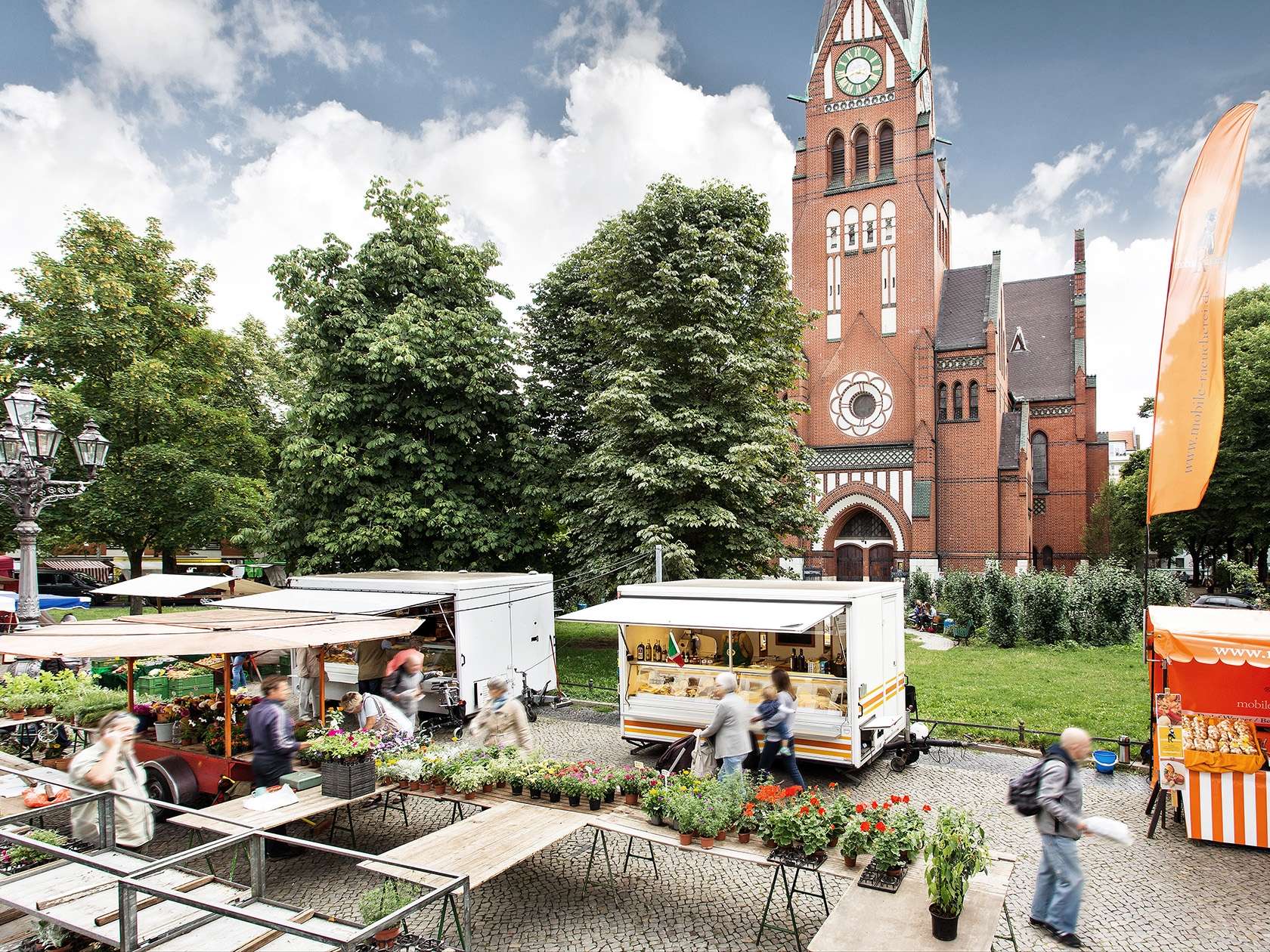 Wochenmarkt am Karl-August-Platz,