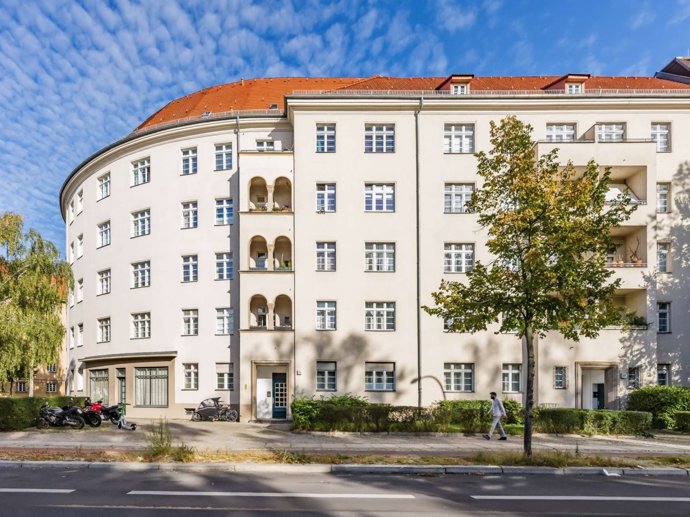 Charmante Altbauwohnung mit Balkon zum ruhigen Gartenbereich
